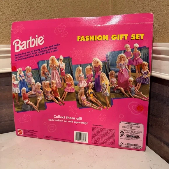 Vtg 1995 Barbie Fashion Gift Set 6 Complete Fashions Mattel #68073-94 New - Picture 5 of 10